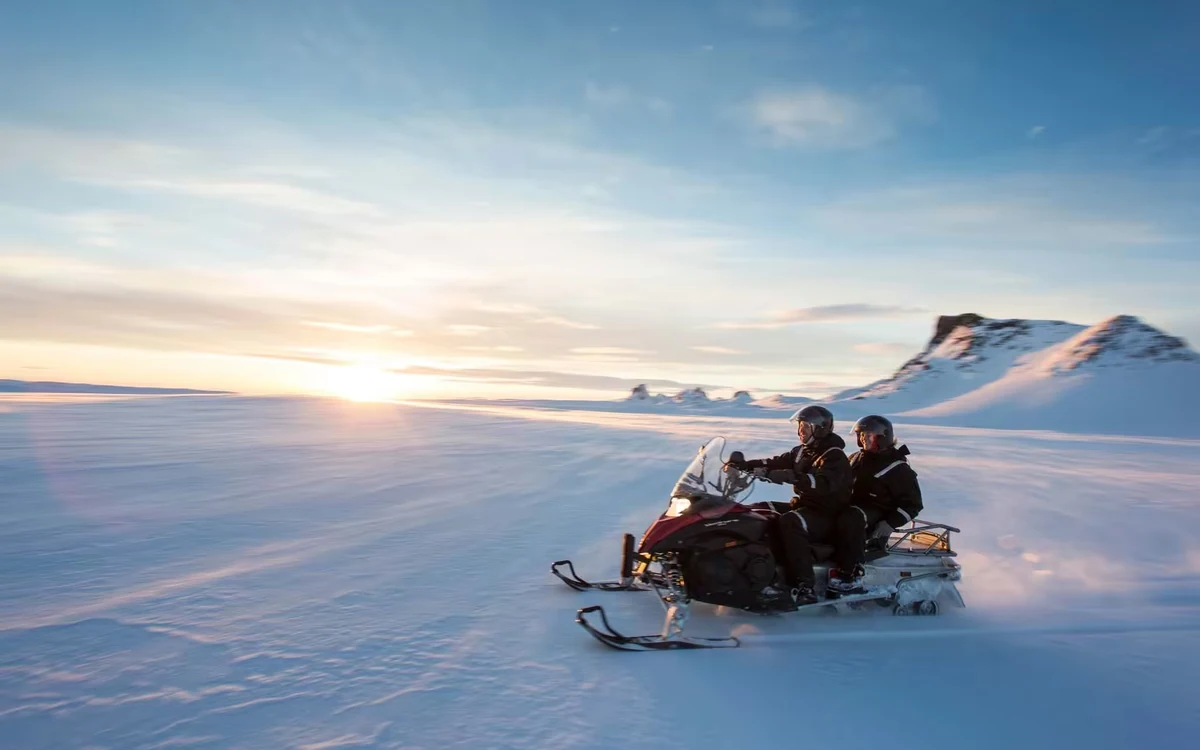 Langjökull Snowmobile & Secret Lagoon tour in Iceland