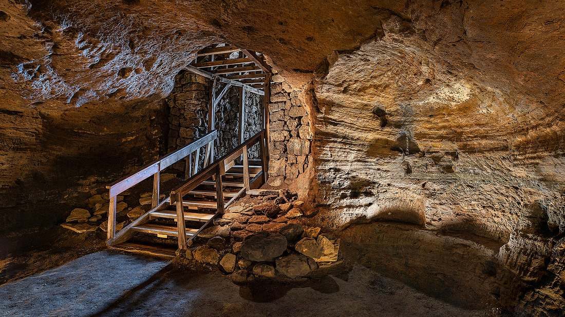South Coast Hidden Gems and Caves of Hella