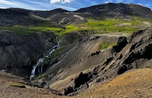 Reykjadalur Horse Riding & Hot River Bathing tour in Iceland