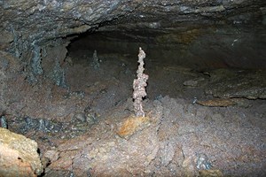 Private Silfra Snorkeling & Leiðarendi Lava Tunnel tour in Iceland
