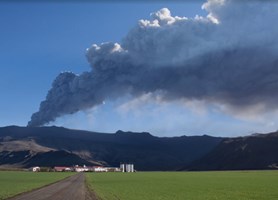 埃亚菲亚德拉冰盖（Eyjafjallajökull）