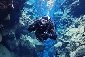 Silfra Diving Tour with Reykjavík Pick-up tour in Iceland