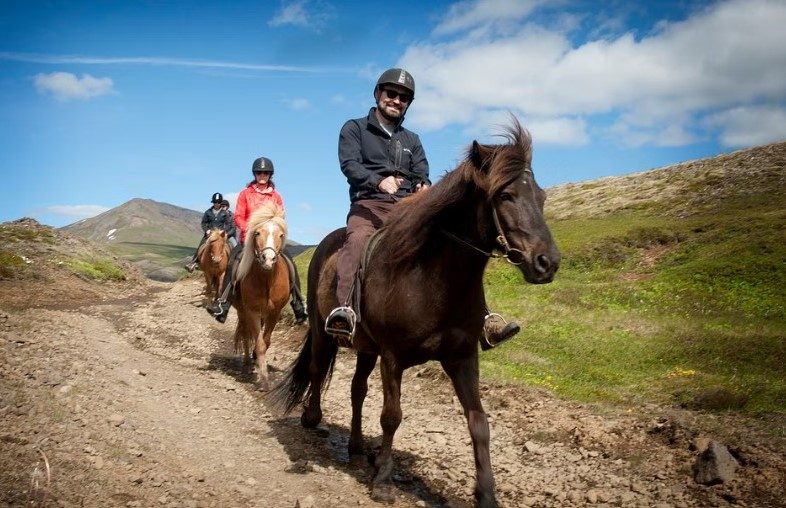 Grand Golden Circle and Horse Riding Tour
