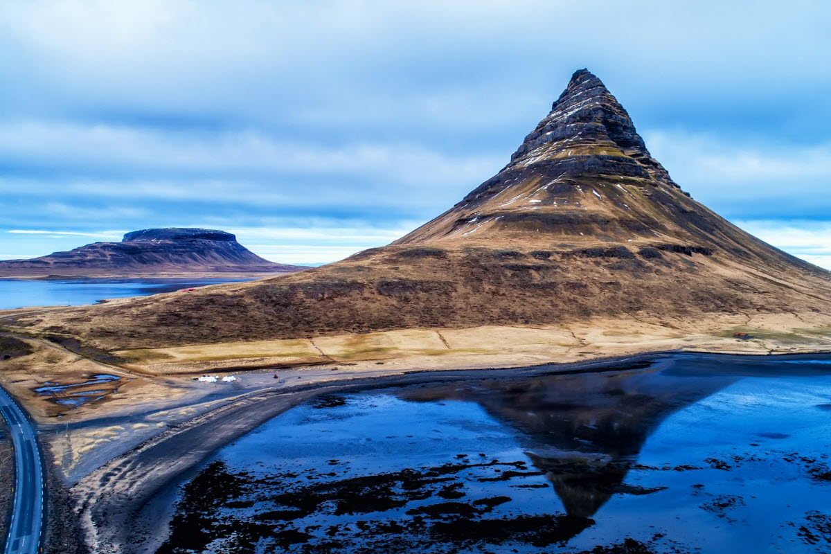 Beautiful mountain Kirkjufell