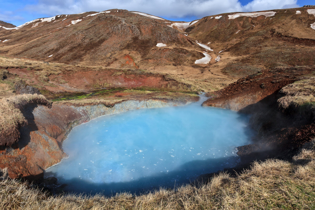 There is a great deal of hot springs and mud pools at Reykjadalur
