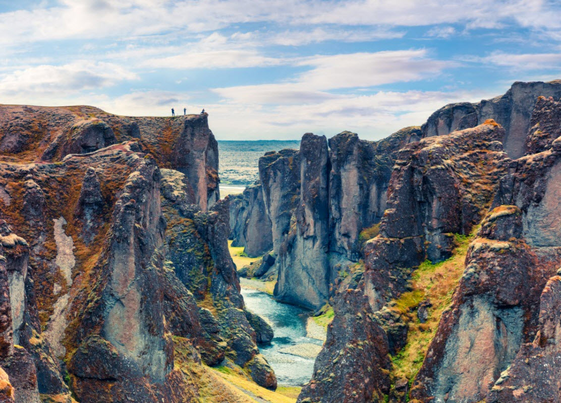 Amazing Fjadrargljufur Canyon