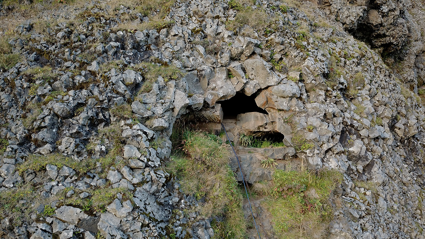 Paradísarhellir