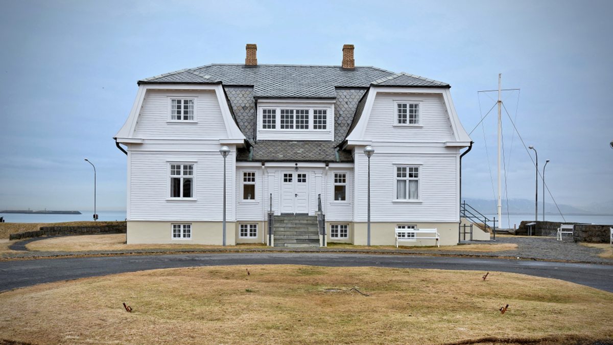 Front façade of Höfði House on Reykjavík’s waterfront