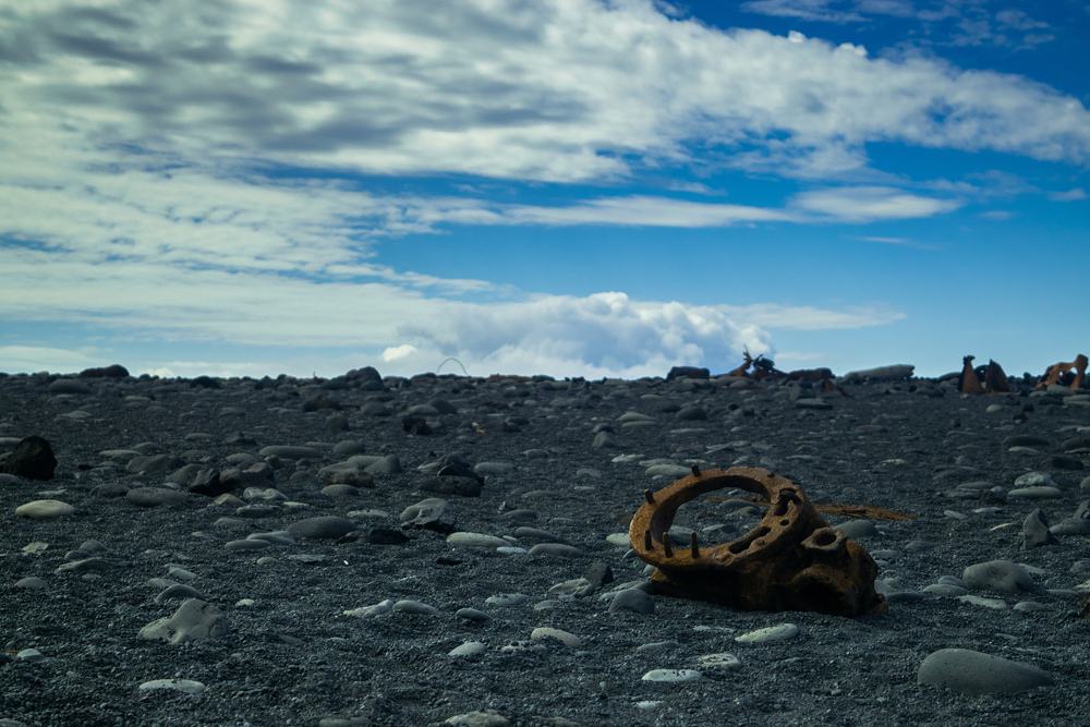 Rusting remains of the Epine shipwreck at Djúpalónssandur