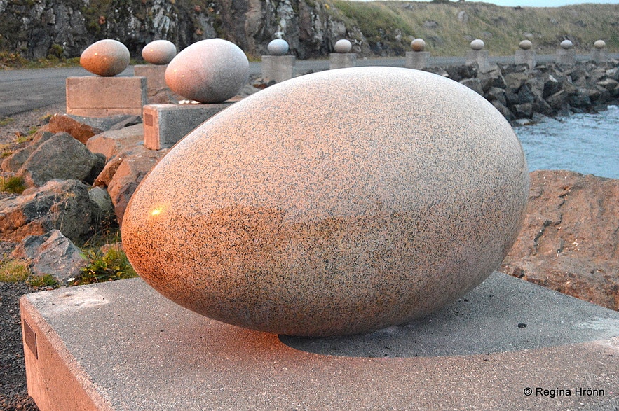 Egg at Gleðivík Bay