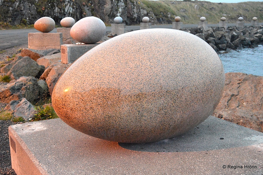 Egg at Gleðivík Bay