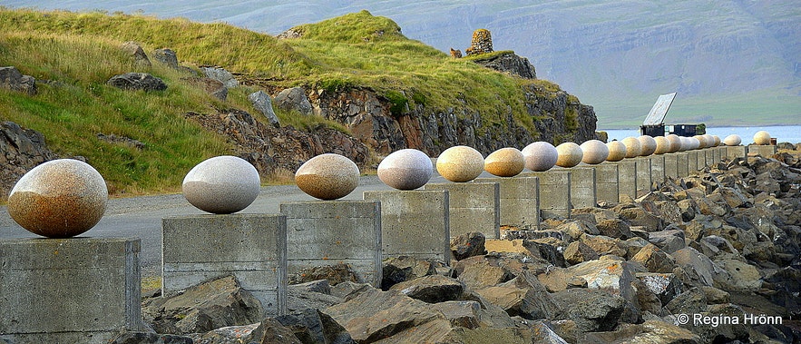 Eggs at Gleðivík Bay