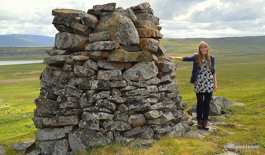 Regína by a huge cairn