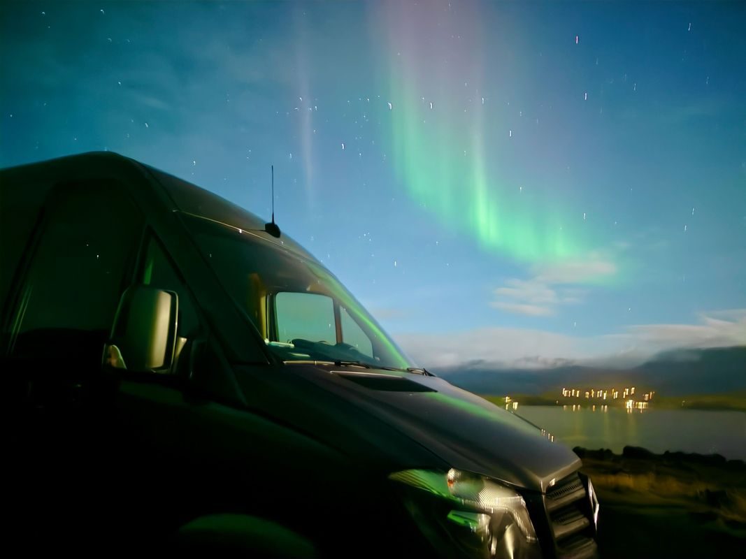 Tour privado multilingüe de la aurora boreal tour in Iceland