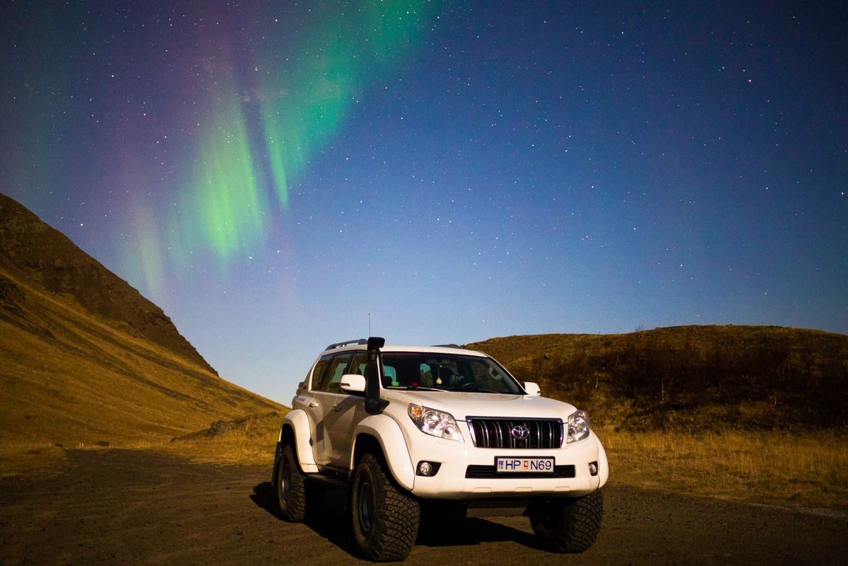Tour privado de la aurora boreal en súper jeep con fotos tour in Iceland