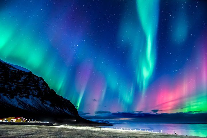 Tour privado de lujo en Super Jeep para ver auroras boreales tour in Iceland