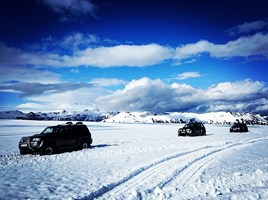 Vatnajökull Glacier Jeep Adventure tour in Iceland