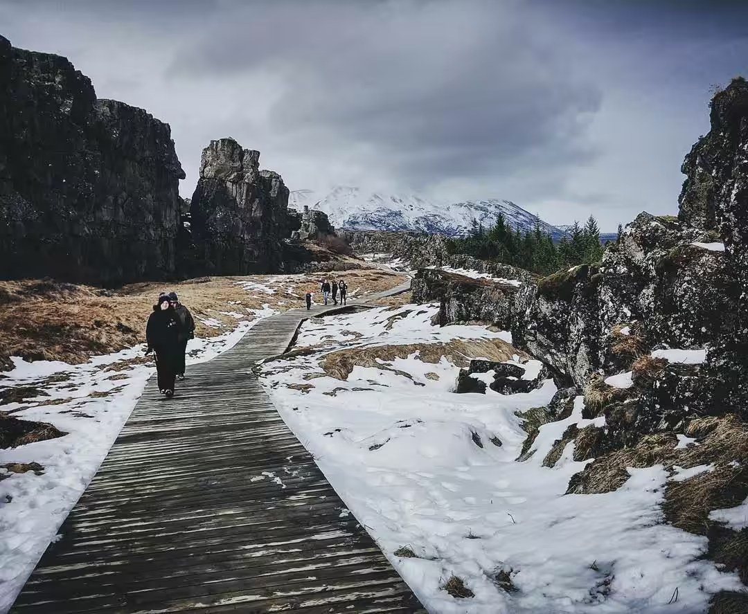 Þingvellir rift valley path in winter